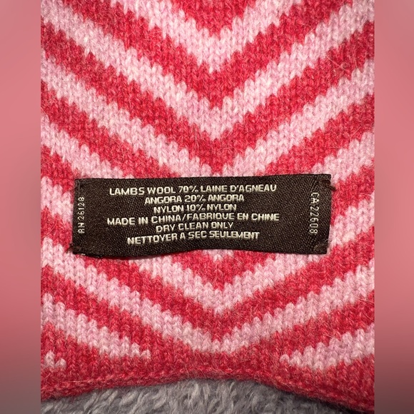 Coach Pink Chevron Scarf Wool/Angora with Leather Logo - Picture 3 of 3